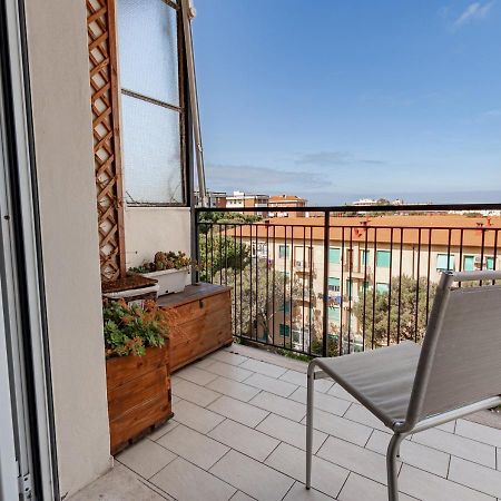 Apartamento Luxury House Near Train Station Livorno Exterior foto